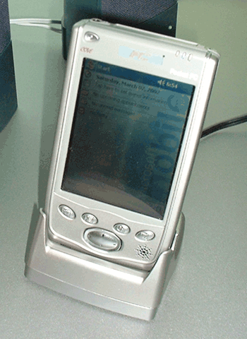 《圖六 今年台灣各製造廠商紛紛推出Pocket PC規格的PDA》