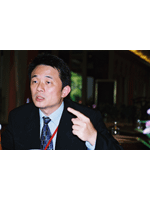 《圖一 驅動學術界投入自由軟體是Open Foundry 開放鑄造場的目標之一。此外,讓自由軟體成為行政體系中的重要考核條件,自由軟體才有辦法成長。》