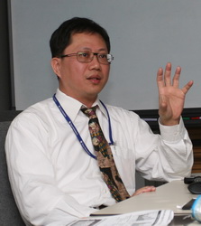 《圖二 TI亞洲區市場開發經理陳俊宏說,智慧電網與太陽能發電興起,對於MCU要求更低的功耗,卻又要發揮最大的運算速度以減少能量損失。TI的高性能MCU產品正是為了滿足此市場需求。》