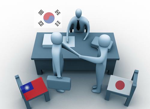 《图三 商场如战场,鸿海期待与日本企业携手合作,不过是否能对抗来势汹汹的三星,结果还有待观察。》