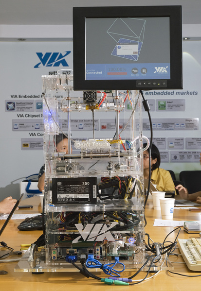 圖一 : 3D印表機在市場上佔據主導地位。未來3D印表機,不論是珠寶、鞋類、電玩業、工業設計、航太都將會有更多廣泛的應用。