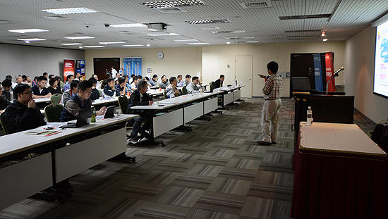 圖一 : 「第二屆連網汽車智慧與安全技術論壇」於4/11假世貿中心二樓舉辦,多名產業人士與會