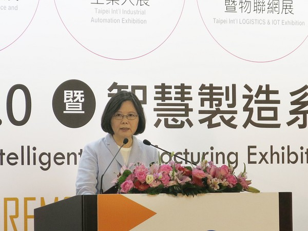 圖1 : 蔡英文認為,智慧製造除了能減輕人力方面的壓力,還可做出市場區隔性,將台灣提升為高品質產品的生產基地。