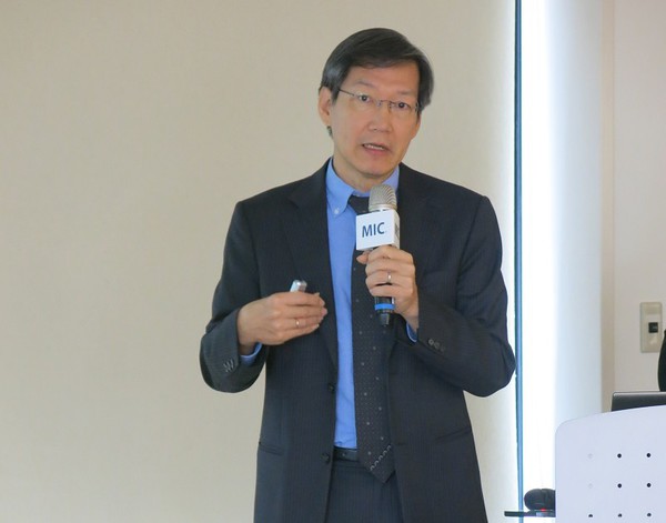 圖1 : 資策會產業情報研究所產業顧問兼主任周維忠表示,人工智慧發展至今已有六十個年頭,但是近幾年此一議題才逐漸被炒熱,原因在於大數據收集量大增。