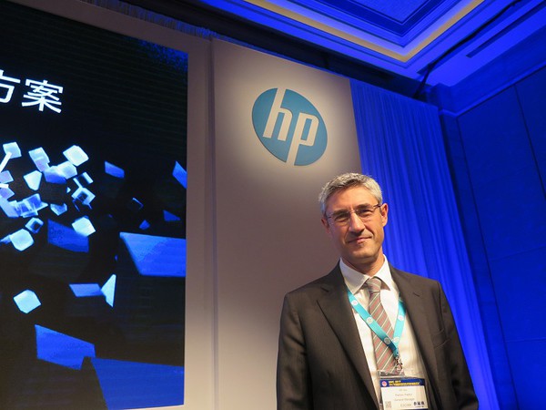圖一 : HP Jet Fusion 3D解決方案副總裁兼經理Ramon Pastor指出,硬體設備成本過高、列印速度過慢、異質材料無法整合共用無疑是目前的主要阻力之一。(攝影/王明德)