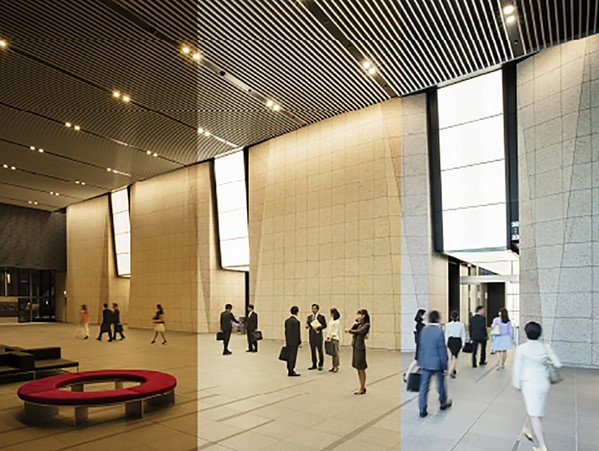 圖2 : JR新宿MIRAINA大樓入口大廳,利用天花板內藏的LED投射燈和牆壁,來進行LED照明光線的調光和調色。(source:Panasonic)