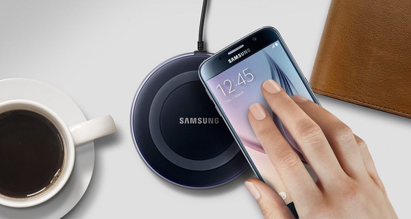圖四 : 三星也是Qi標準的成員,但也單只使用感應式的技術。(source: Samsung)