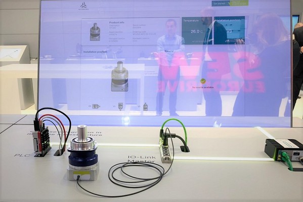 圖3 : 德國威騰斯坦公司在今年漢諾威工業展首度發表的最新產品Smart gearbox,係將最新傳感、監控技術與減速機整合一體模組化。(source:WITTENSTEIN)