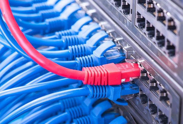 圖二 : 當網路僅有乙太網可供使用時,NVMe-over-RoCE是共用儲存或超融合基礎架構(HCI)連接的理想選擇。 (source: kacecommunications)