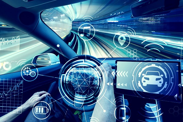 圖四 : 新一代汽車聯網參考設計,將結合4/5G、C-V2X、精準定位、Wi-Fi 6等滿足車多熱點連接裝置與連網。(source:Automotive iQ)
