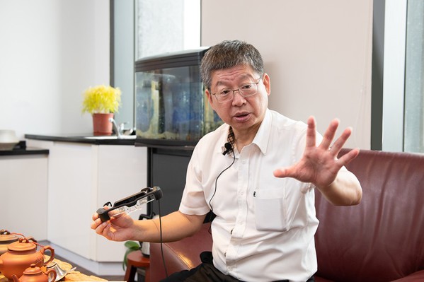 圖三 : 梁文隆真正想做的是成立一個AR共創平台，要做能「改變人類工作模式」的事業。
