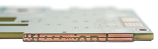 圖一 : PCB已是很成熟的技術,處理熱的技術也很有限,用鍍銅是其中一項。