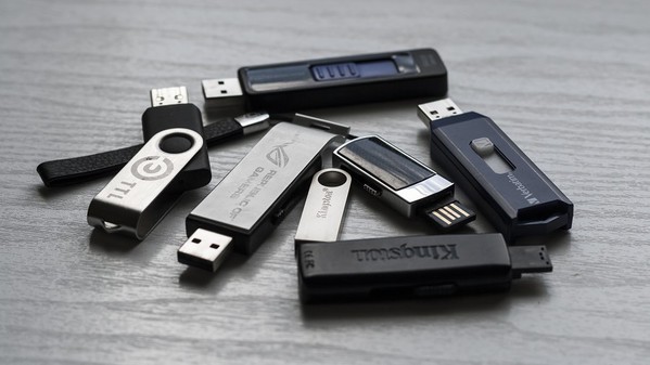 图一 : USB 3.x的标准具有多种不同介面类型,使用上也令人困惑。