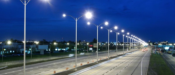 图1 : 预估到2027年,全球3.63亿盏路灯中,约90%将使用LED照明,而其中三分之一也将运行智慧应用程式。 (source:Sierra Wireless) (3×3)
