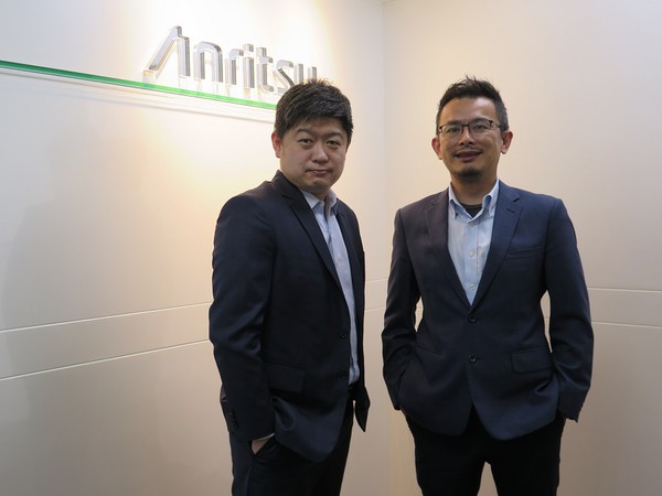 圖一 : 台灣安立知業務暨技術支援部經理林光韋(右)、業務暨技術支援部副理林昇鴻(左)