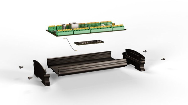圖三 : Portenta H7控制板位於Portenta Machine Control下方(source:Arduino官網)
