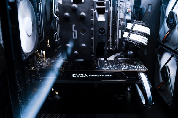 圖二 : NVMe介面成為新一代電腦不可或缺的高速介面。