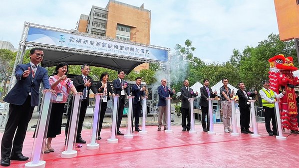 圖五 : 現由彩碤新能源、研華工業、明安國際等台廠共同打造的氫能巴士原型車,採用約6成台製零組件,並完全排除「紅色供應鏈」,預計2024年第4季正式上市。(source:研華)