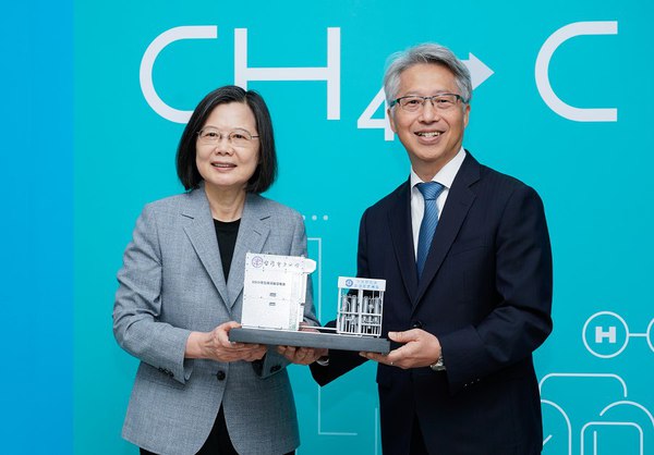 圖六 : 台電今年還與中研院共同發布「去碳燃氫」技術,將天然氣高溫裂解成為氫氣和固態碳黑技術跨出實驗室,投入發電及工業使用,被稱為「藍綠氫」。(source:中研院)