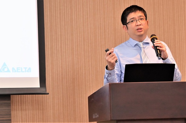 圖二 : 台達機電事業群經理劉淵銘認為,台灣工具機產業勢必要加速投入智能生產,台達也積極與業界密切交流,並協助精進開發智能設備,分別導入不同應用領域。(攝影:陳念舜)