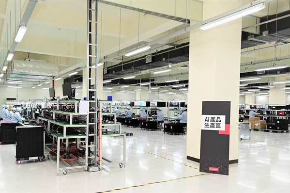 圖三 : 宜鼎無論是在軟硬體、通路及產能等面向都已經完備,將AI導入自身擅長的工控市場。(攝影:陳念舜)