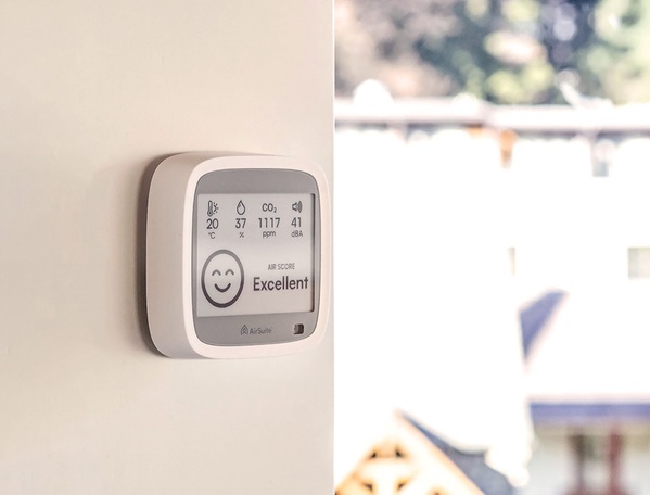 圖一 : AirSuite Glance採用一系列感測器來監測二氧化碳、VOC、溫度和濕度。