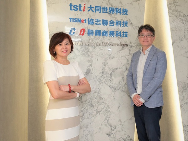 圖三 : 大同世界科技公司總經理劉盈秀(左)、協理段淳仁(右)(攝影:陳念舜)