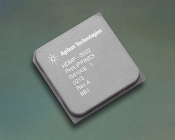 3002 Gigabit Ethernet over SONET(EoS)變換器晶片
