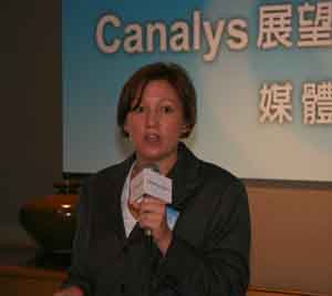 Canalys亚太区负责人Rachel Lashford正在说明全球GPS产业概况。(Source:HDC)