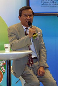 許俊宸表示,台灣應以藍海、藍天、藍圖的模式來發展