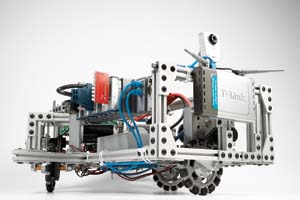 FIRST Robotics Competition(FRC)選擇NI CompactRIO為新一代的機器人控制系統。(來源:廠商)