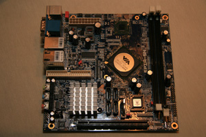 图为威盛所展示的新一代主板Mini-ITX 2.0。(Source:HDC)