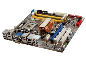 折半尺寸的全新GeForce 9系列mGPU提供5倍效能发挥平行处理器的惊人性能,超越绘图处理器效能。(来源:厂商)