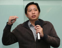 董戴维说,Smart TV不仅需要强化硬件环境与软件丰富性,更需考虑用户的实际感受,才能让更多的消费者接受。