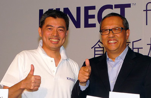 微軟大中華區董事長兼首席執行長梁念堅(右),台灣微軟總經理蔡恩全(左)。 BigPic:400x260