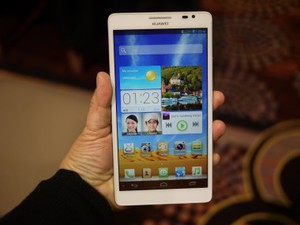 華為展出6.1吋Ascend Mate,號稱全界最大智慧手機。 BigPic:380x285