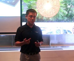 Xilinx台灣區總經理王漢傑表示:28奈米是Xilinx FPGA產品的分水嶺。攝影:姚嘉洋