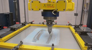 福特去年曾展示过名为F3T(Ford Freeform Fabrication Technology)的快速成型技术,用来生产少量零件或特殊车款的特殊零件