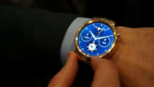 華為推出了Android Wear操作系統的Huawei Watch,試圖在穿戴式領域開闢新局。