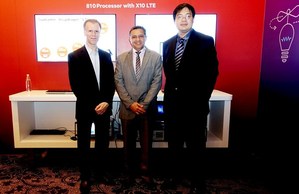 (左一)Peter Carson, Qualcomm Marketing Sr Director;(左二)Amir Ghanouni, R&S Global Account Manager;(左三)姜政宏, R&S行动终端量测部资深业务经理