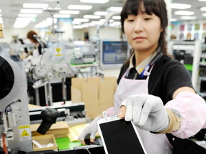 2016年全球智慧型手機FHD機種比重將持續上升,各家技術虎視眈眈