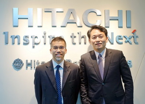 HDS台灣區總經理 宋政勛(右)與資深技術顧問 梁萬宇(左)