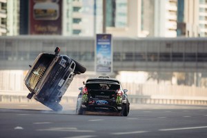 FORD Fiesta搭载国际引擎大奖常胜军EcoBoost 125引擎,以多项安全配备与车用科技,重新定义小型掀背车市场。