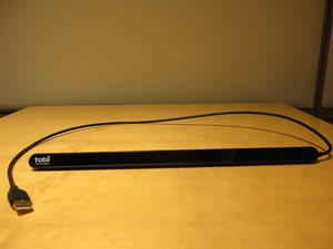 Tobii Eye Tracker 4C僅需透過一個USB連接埠,即能讓使用者享有更具沉浸感的遊戲體驗。