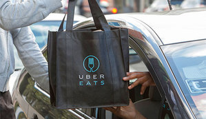 Uber將於11/15開始推出送餐服務,反應雖兩極,但的確又成功製造話題,標示著數位經濟正加速翻轉整個傳統產業。