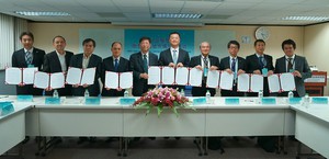 资策会、丰田ITC、松下、三洋等台日12厂商共同签署合作备忘录,携手共创全球车联网新局。