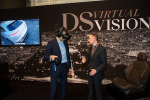 以達梭系統3DEXPERIENCE平台為基礎,DS Automobiles使用Virtual Garage為DS 7 CROSSBACK和所有車款提供DS Virtual Vision的沉浸式體驗。
