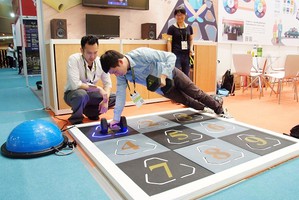 因應高齡社會趨勢,於醫療展可見廠商運用智慧物聯技術開發運動復健裝置來監測和記錄身體運動數據及復健姿勢是否落實。