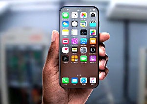 包含iPhone 8在内,OLED曲面萤幕成2017年各大旗舰机主流设计,未来市场可??因此受惠。