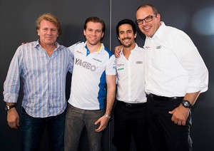 图左至右:儒卓力执行长Thomas Rudel 、Fabian Plentz、Lucas di Grassi、奥迪赛车部门客户赛车主管Chris Reinke (图片来源:奥迪媒体中心)
